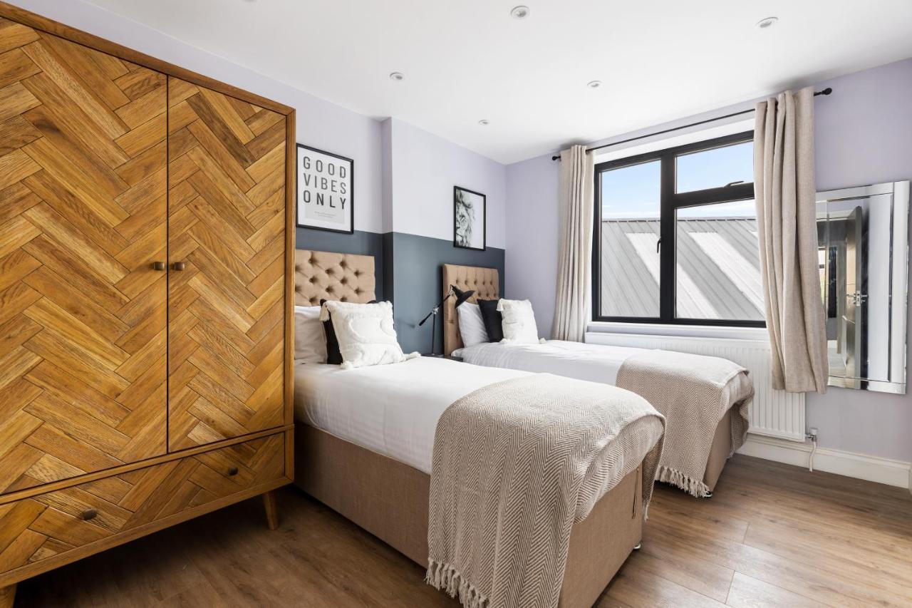 Stylish & Spacious 3 Bed Apartment With Fast Wifi, Close To Tube & Wembly London Kültér fotó