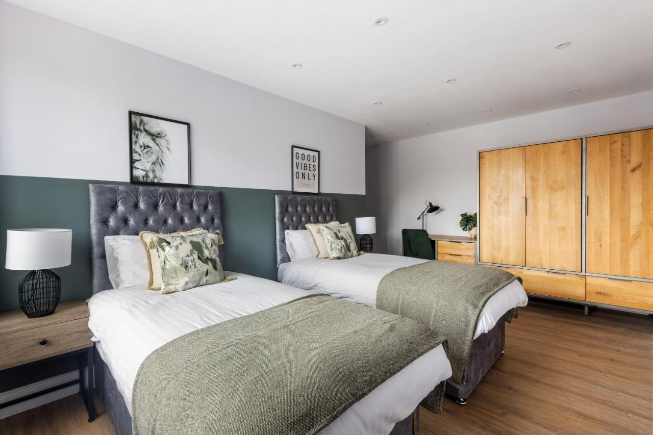 Stylish & Spacious 3 Bed Apartment With Fast Wifi, Close To Tube & Wembly London Kültér fotó