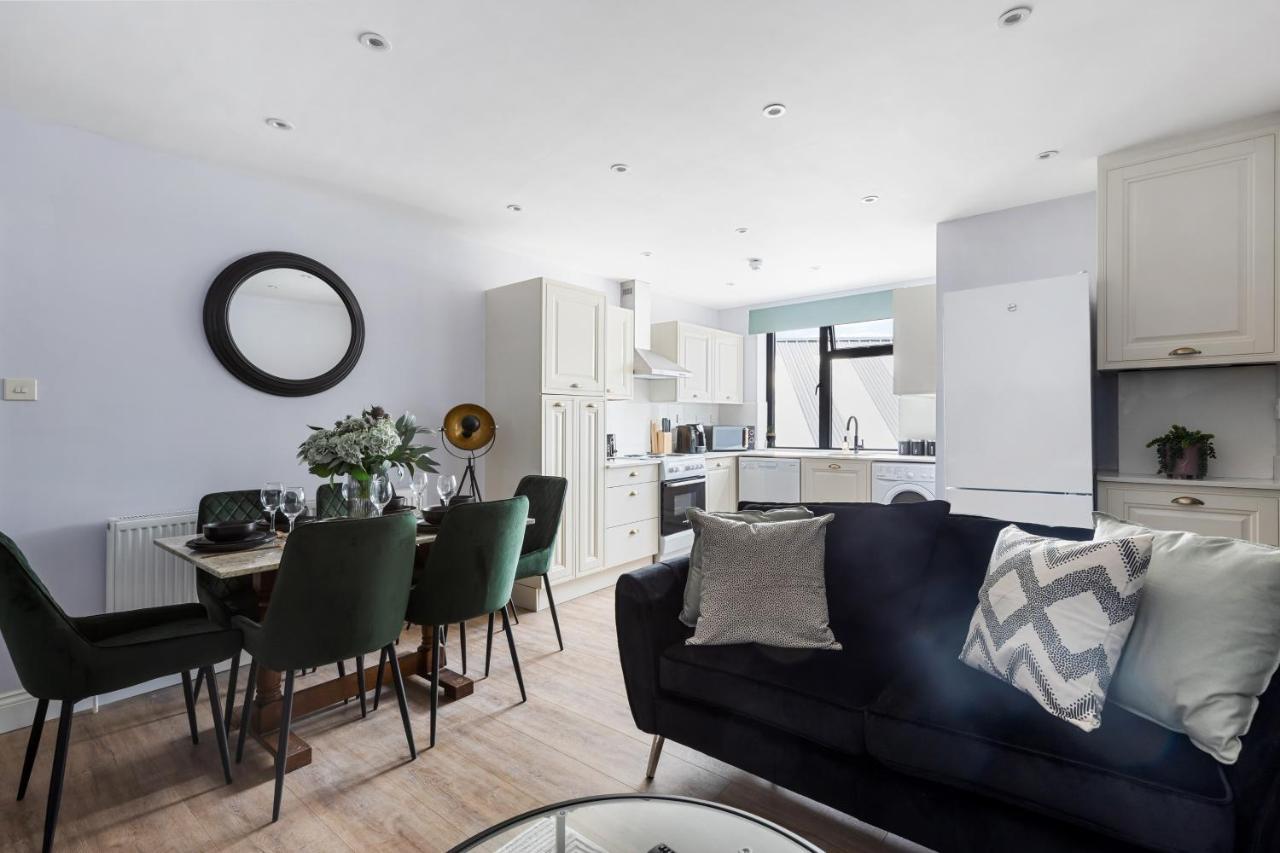 Stylish & Spacious 3 Bed Apartment With Fast Wifi, Close To Tube & Wembly London Kültér fotó