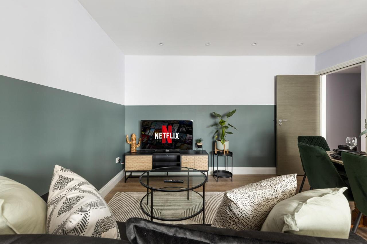 Stylish & Spacious 3 Bed Apartment With Fast Wifi, Close To Tube & Wembly London Kültér fotó